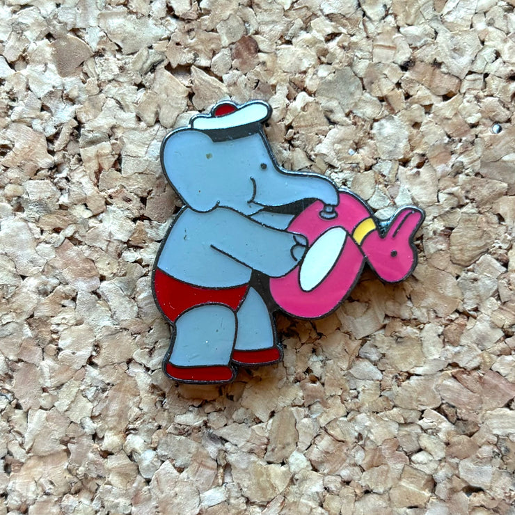 Pins Babar bouée